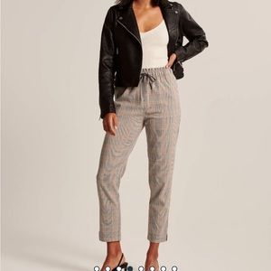 NWT Abercrombie Grey Plaid Pants Medium